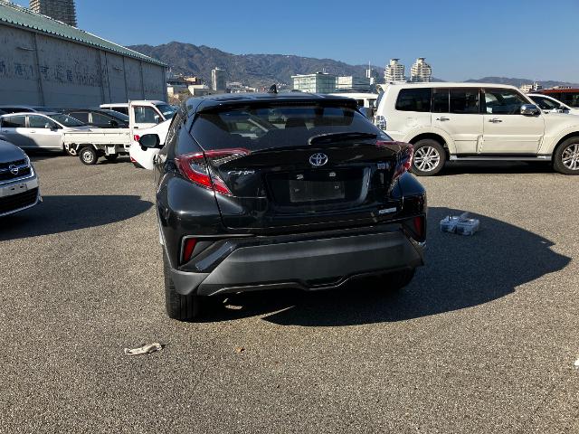 トヨタ C-HR S LEDパッケージ