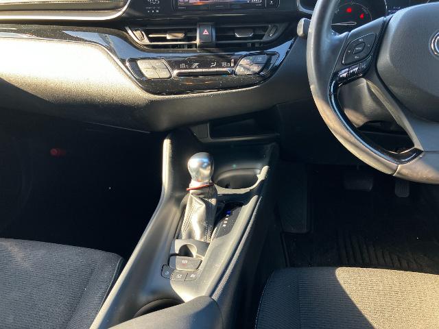 トヨタ C-HR S LEDパッケージ