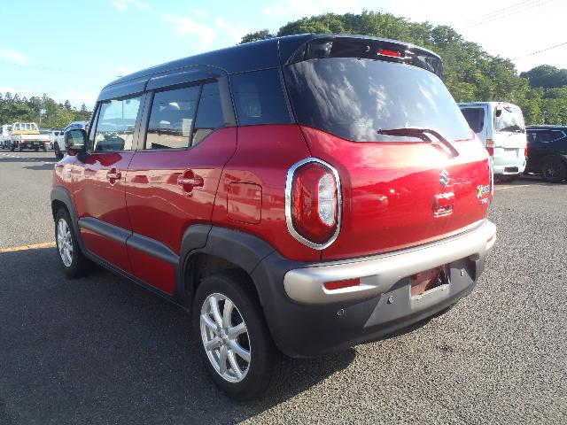 スズキ クロスビー 4WD ハイブリッド MV