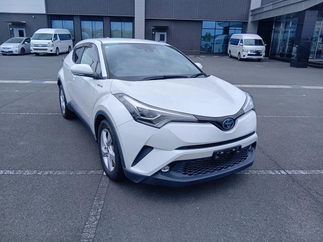 トヨタ C-HR S LEDパッケージ