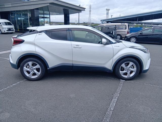 トヨタ C-HR S LEDパッケージ