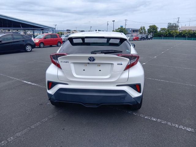 トヨタ C-HR S LEDパッケージ
