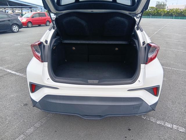 トヨタ C-HR S LEDパッケージ