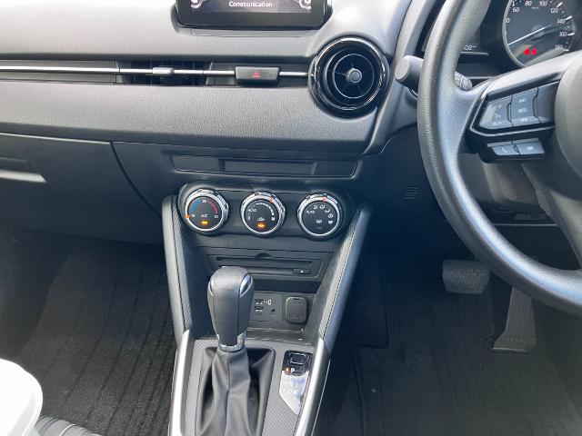 マツダ MAZDA2 15S Smart Edition