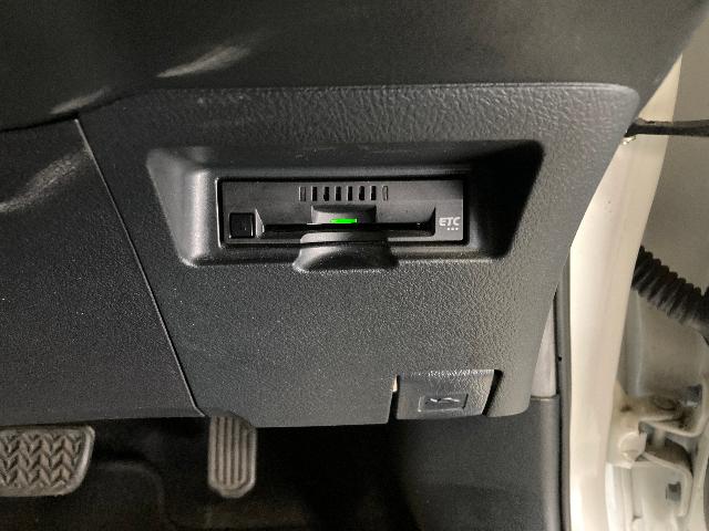 トヨタ ヴィッツハイブリッド F