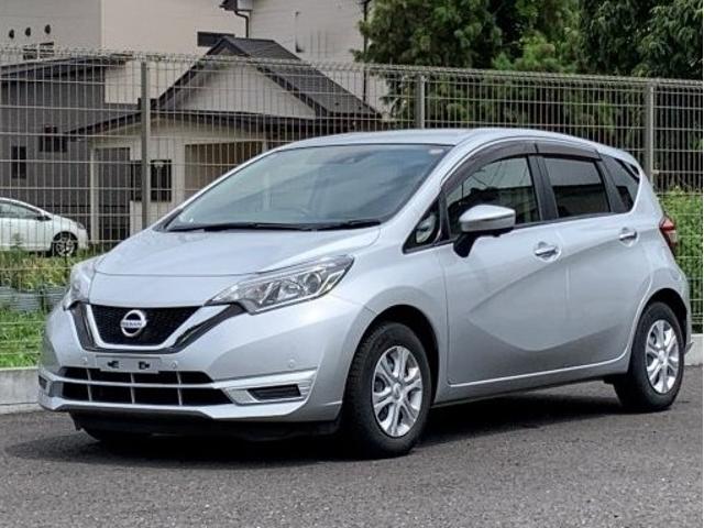 日産 ノート X アラウンドビューモニターLEDヘッドライト付き