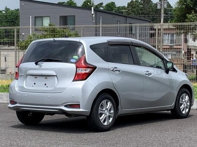 日産 ノート X アラウンドビューモニターLEDヘッドライト付き