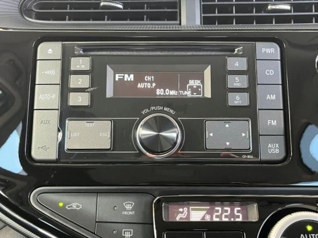 トヨタ アクア S オートエアコン電動格納ドアミラー付き